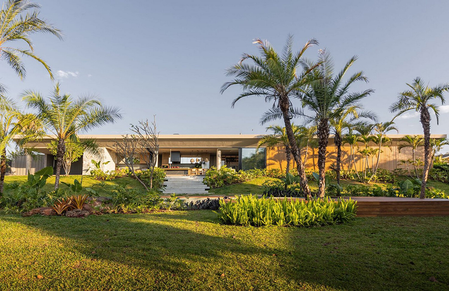 Embracing the View: MCZ House by NIU Arquitetura e Construção